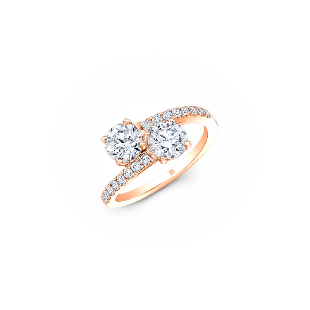 デザイナーが選ぶ美しい2つのダイヤモンドのオーダー婚約指輪20選